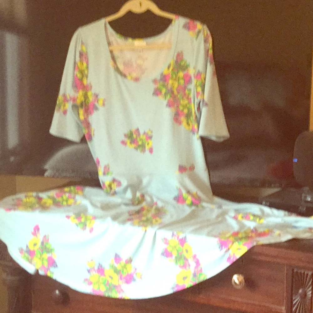 Lularoe Nicole idress